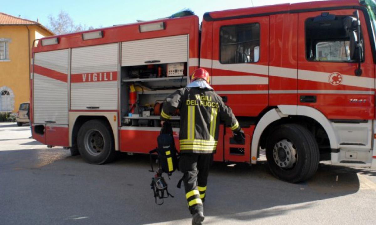 CATANIA, I VIGILI DEL FUOCO CHIEDONO ESAMI SIEROLOGICI
