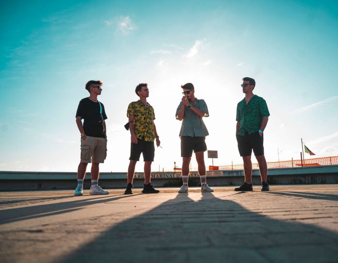 “SONO COME NON PENSAVI TU”, il nuovo brano della band “OVERTURE”...L'intervista