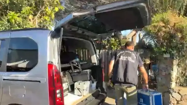 Tragico rogo a Palau: muore un 38enne. Le ipotesi: cortocircuito o fornello acceso