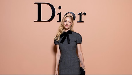 Beatrice Borromeo conquista Vogue World con il look Dior anni 40