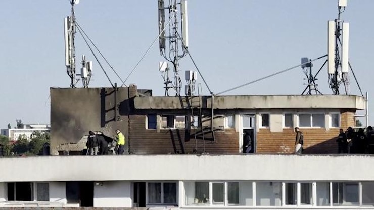 Romania: i danni del drone russo sulla palazzina di Galati - La Stampa