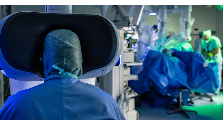 Negrar, primi tre interventi riusciti in Italia con il nuovo robot “tattile” Da Vinci - TgVerona