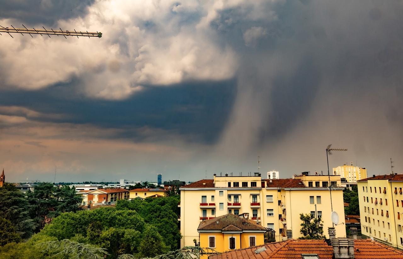 Altri temporali violenti in arrivo: allerta arancione anche a Modena