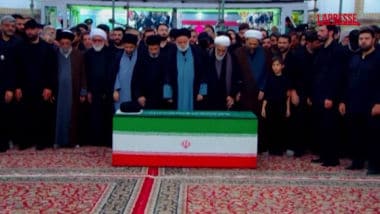 Iran, migliaia di persone alle preghiere funebri per Ali Khamenei