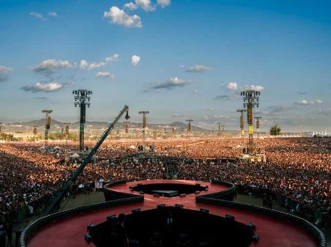 √ Ultimo, Tor Vergata e il giorno in cui il pop è diventato città