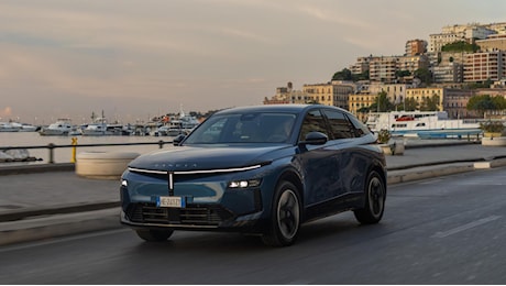 Lancia Gamma, il ritorno dell'ammiraglia tra design italiano e una guida che sorprende