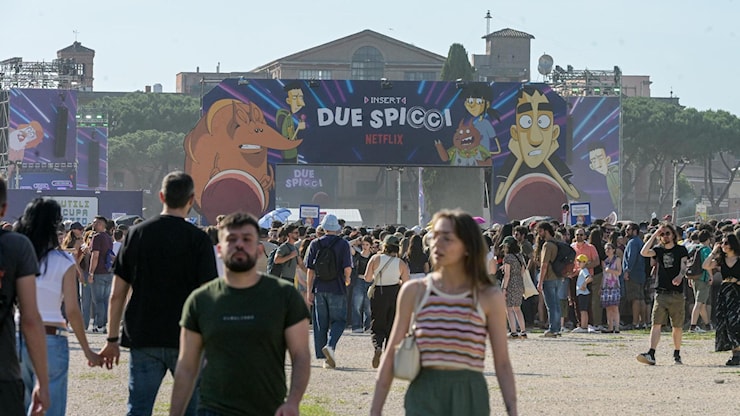 I produttori di “Due Spicci”, la serie Netflix di Zerocalcare: “Mai contratti fuori legge” - La Stampa