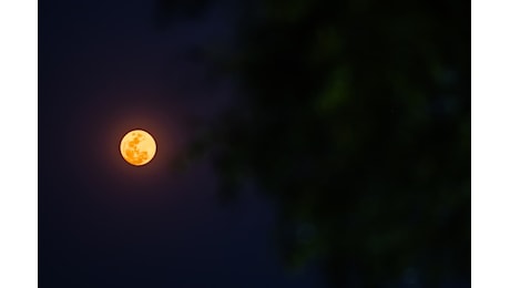 Microluna delle Fragole, il cielo d’estate si accende nella notte tra il 29 e il 30 giugno
