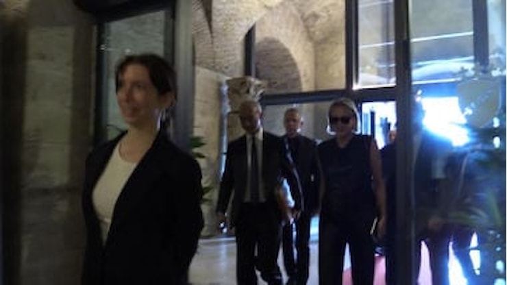 Sharon Stone e Gualtieri in Campidoglio affacciati dal balcone con vista Fori Imperiali - Il Sole 24 ORE