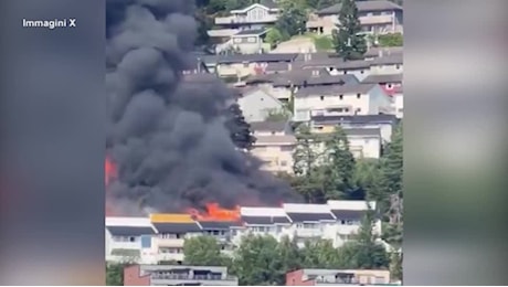 Norvegia, vasto incendio vicino a Oslo: distrutte oltre 100 case