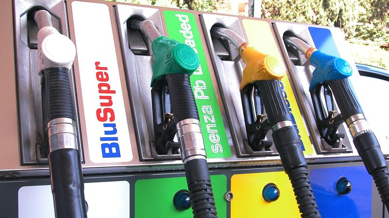 Benzina, continua l’altalena: ma a Verona si spende meno