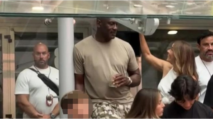 Michael Jordan fan di Bruno Mars: l'ex stella Nba al concerto del cantante a Milano - Corriere della Sera