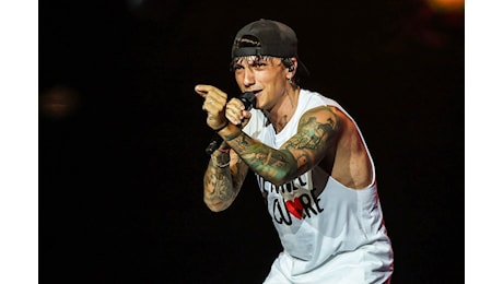 Ultimo svela emozioni e nuova canzone dopo il concerto a Tor Vergata