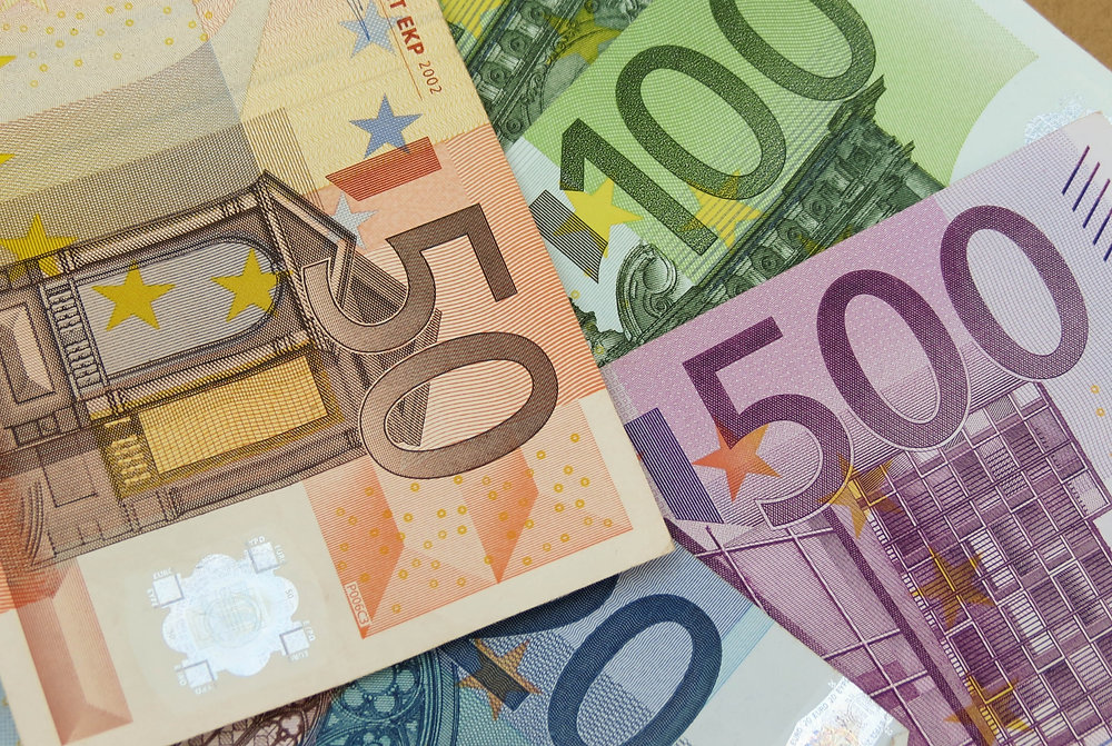 Modello 730: in arrivo i rimborsi per lavoratori e pensionati. Scopri tutte le date (Tabella e numeri utili per l'assistenza)