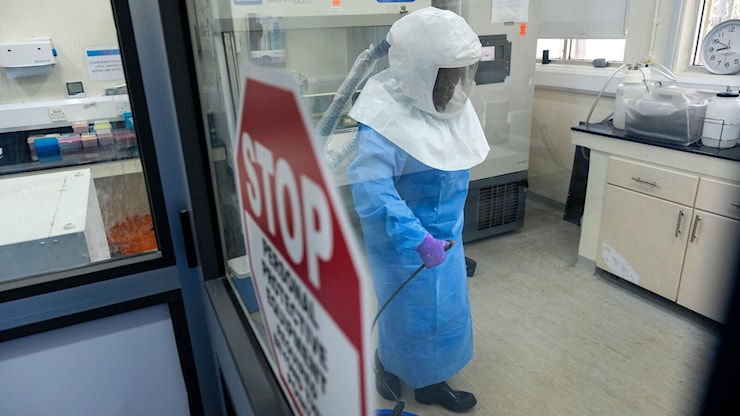 Meloni scrive all'Ue per Ebola: rafforzare la vigilanza sanitaria alle frontiere - HuffPost Italia