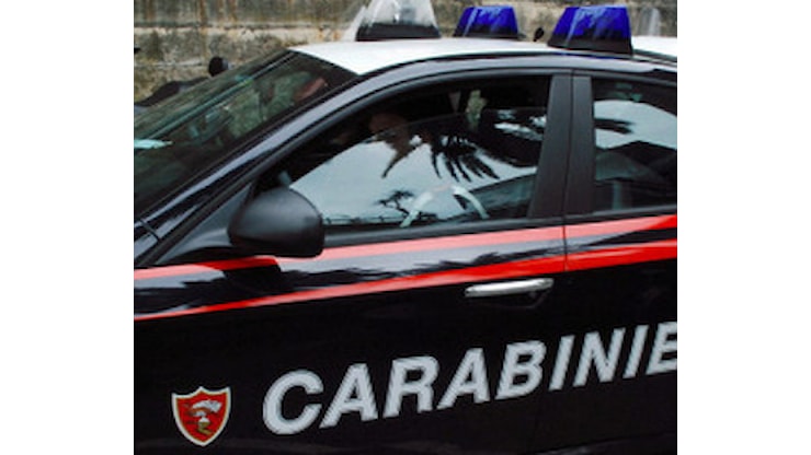 Napoli, si torna a sparare in centro: 4 proiettili nell'androne di un palazzo - Virgilio