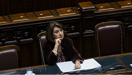 Marito della ministra Roccella, proseguono le ricerche nel lago di Vico: in azione sommozzatori e droni subacquei