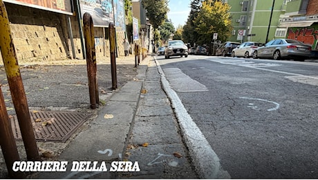 Napoli, pedone travolto da uno scooter: muore a 76 anni