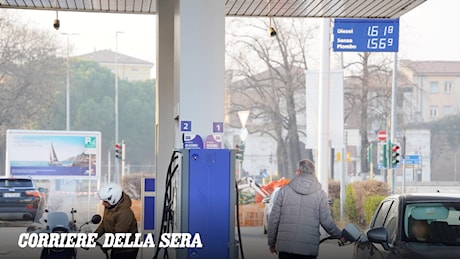 Carburanti, benzina giù sulla rete stradale e diesel su in autostrada: i prezzi del 18 ottobre