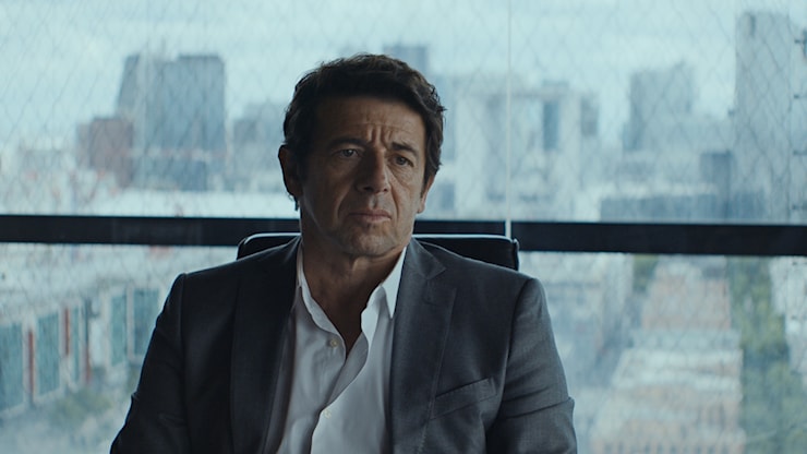 L'attore e musicista Patrick Bruel è in stato di fermo per violenze sessuali - ComingSoon.it