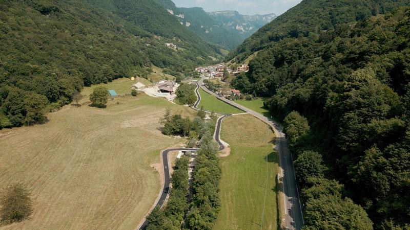 A Selva e San Zeno le foreste più estese, pianura deserta con colture e capannoni