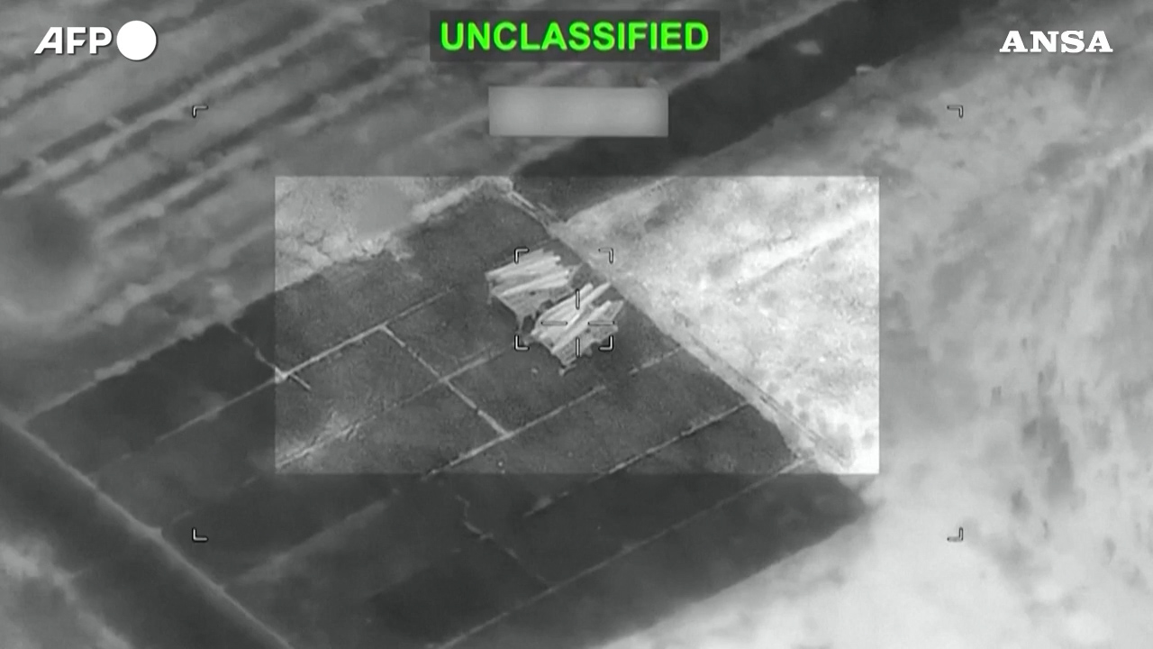 Attacchi USA Iran: le immagini del CENTCOM sui raid militari