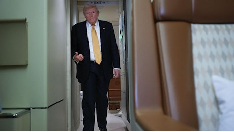 Air Force One, mandati di comparizione ai reporter del Nyt: la Casa Bianca contro le rivelazioni sulla sicurezza del nuovo aereo presidenziale