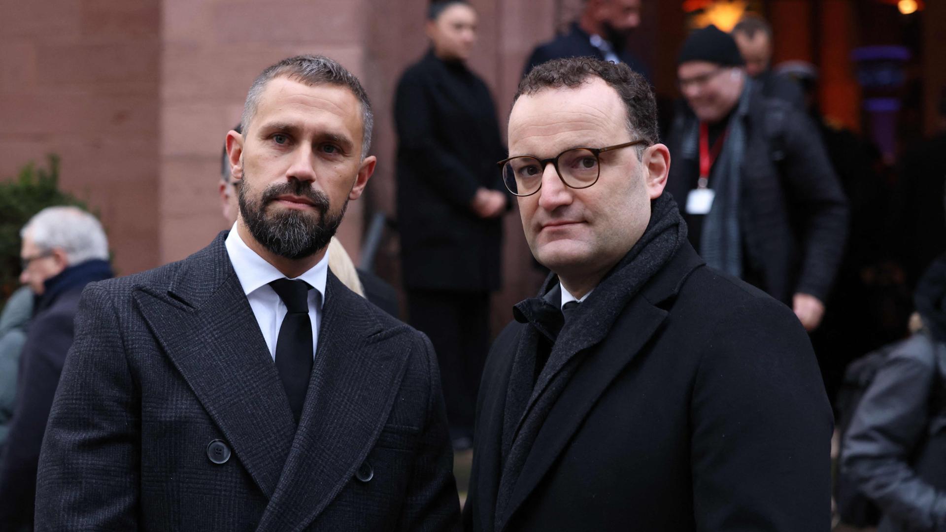 Berlino, Jens Spahn si dimette dopo le polemiche sulla maternità surrogata