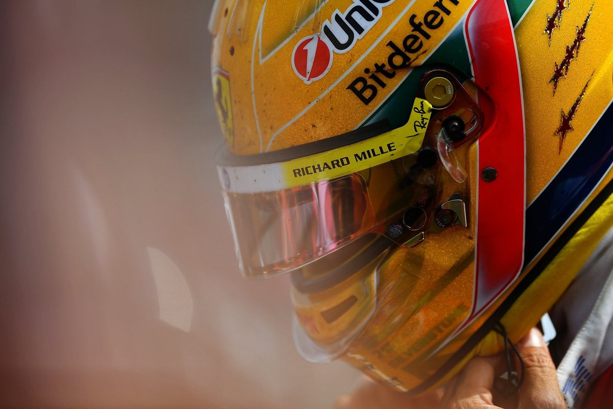 F1 | Hamilton, errore d'ala: ha sbagliato regolazioni andando nella direzione opposta a Leclerc