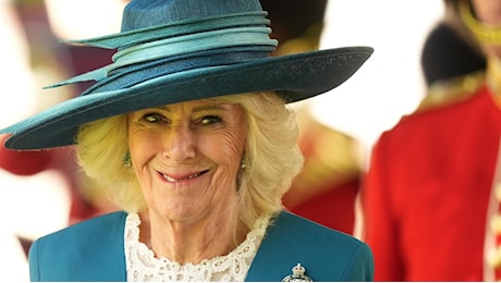 Regina Camilla, i libri preferiti e il ritratto per i 79 anni