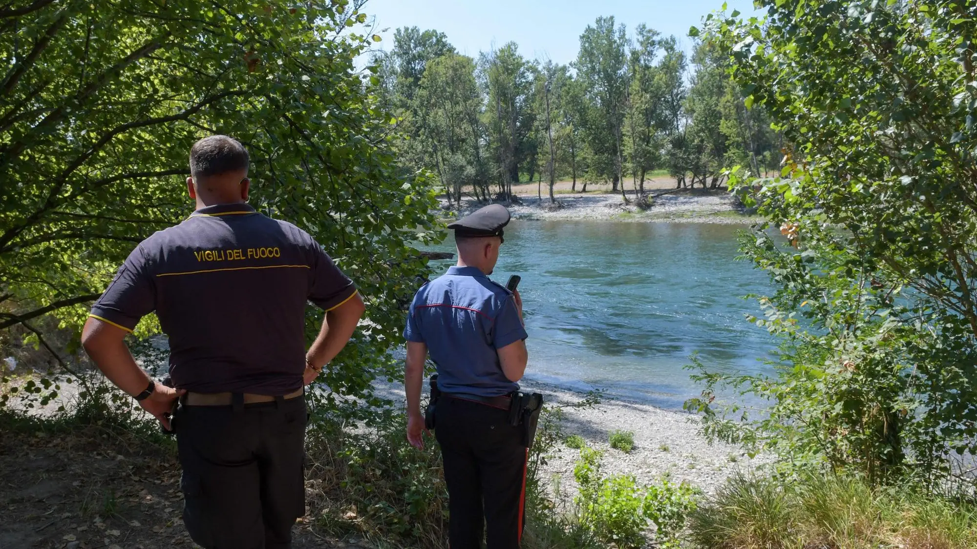 Tragico tuffo nel fiume: morti un bimbo di 4 anni e lo zio che ha cercato di salvarlo