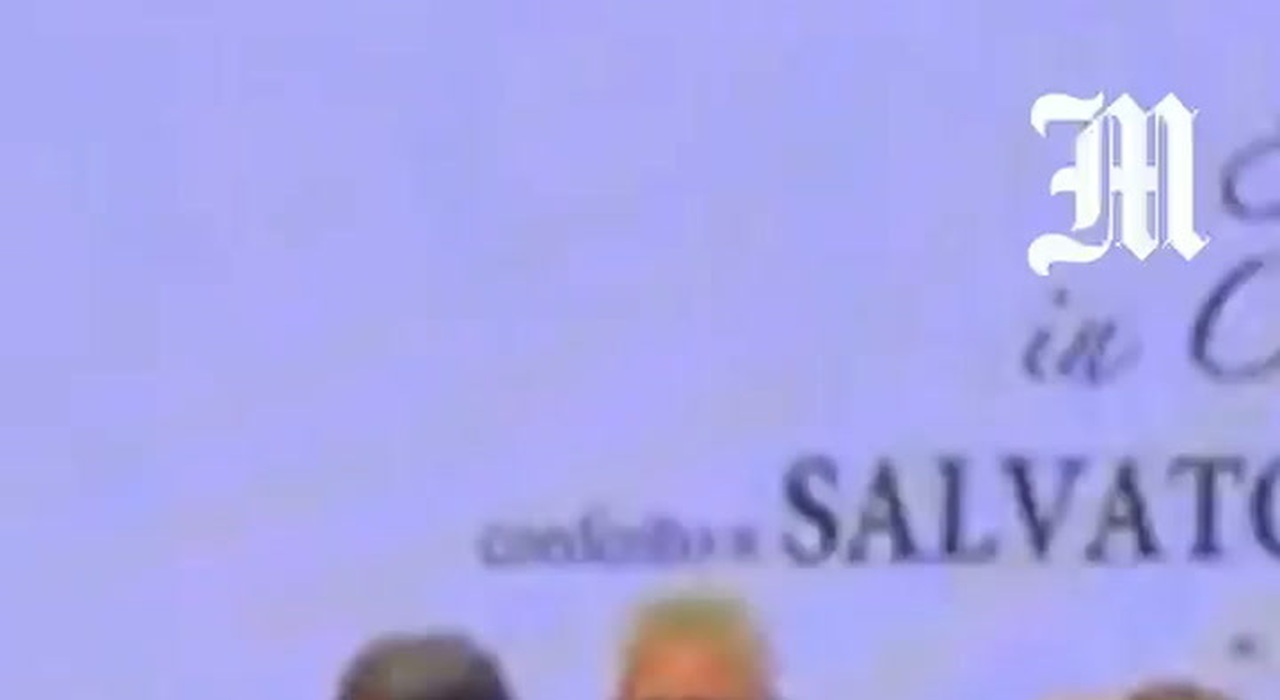 Sal Da Vinci riceve la laurea honoris causa e si commuove: Questo premio appartiene a mio padre