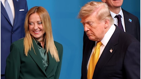 Crosetto: “Hormuz è l’arma con cui l’Iran vuole ricattare il mondo”. E sul vertice Nato smentisce le tensioni con Trump
