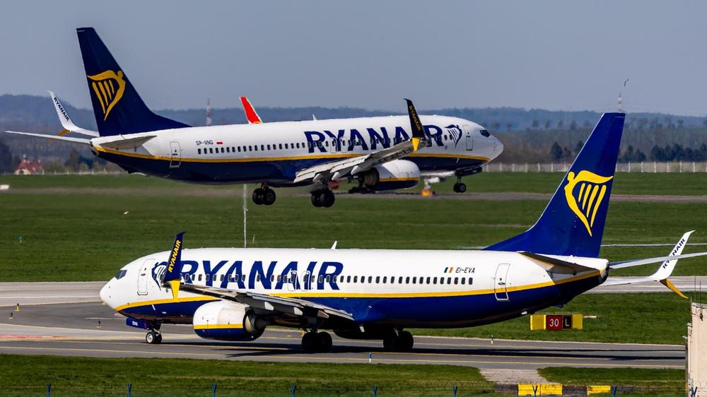 Ryanair, utile in calo del 34% nel primo trimestre. Titolo a Dublino giù del 7%