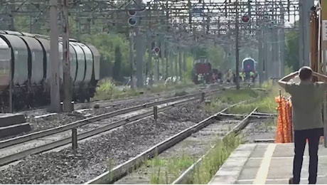 Due morti sul lavoro in poche ore: un operaio travolto da un treno in Friuli, un altro folgorato nel Mantovano