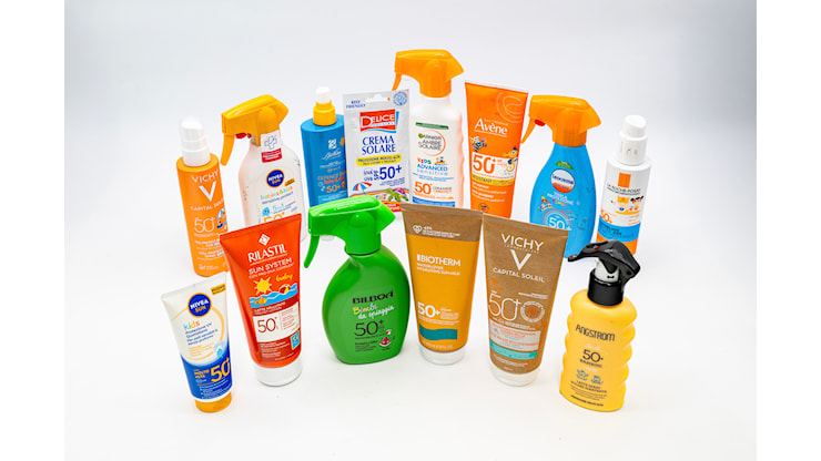 Test creme solari SPF 50+: efficaci per bambini e famiglie. Le migliori si comprano anche al supermercato - www.altroconsumo.it