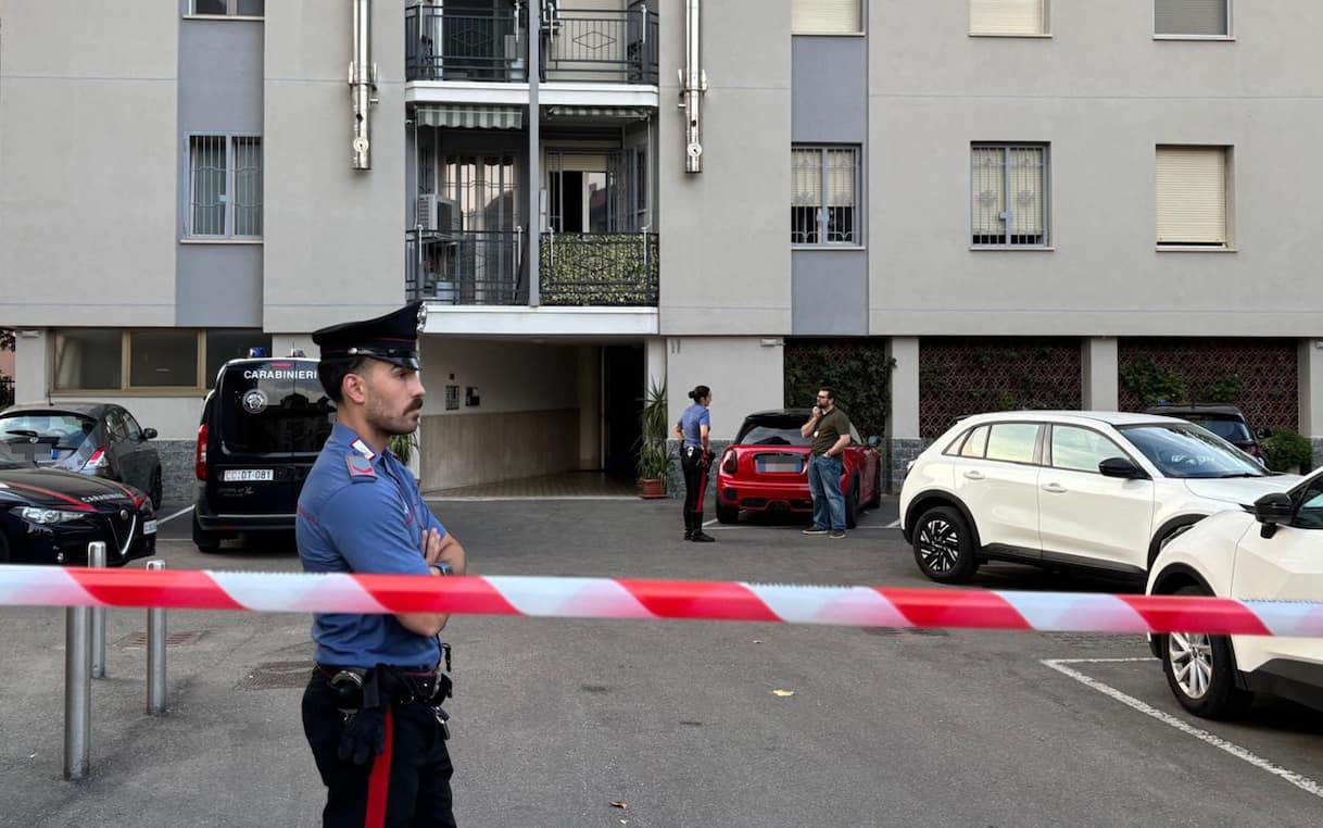 Uomo trovato morto in casa a Corsico, nel Milanese: è omicidio