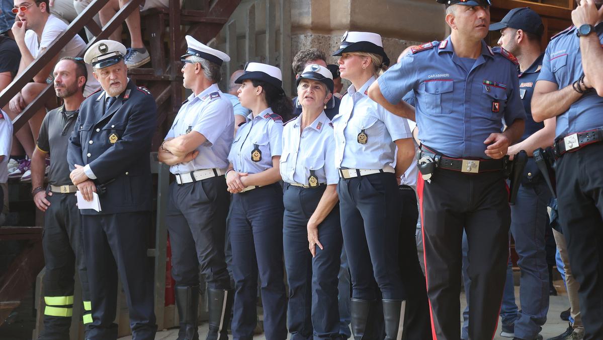 Siena, il giorno del Palio. Ma la pioggia è la spada di Damocle