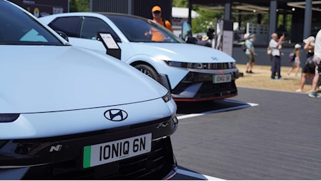 Alcantara al Goodwood Festival of Speed 2026: il materiale italiano sulle auto più esclusive