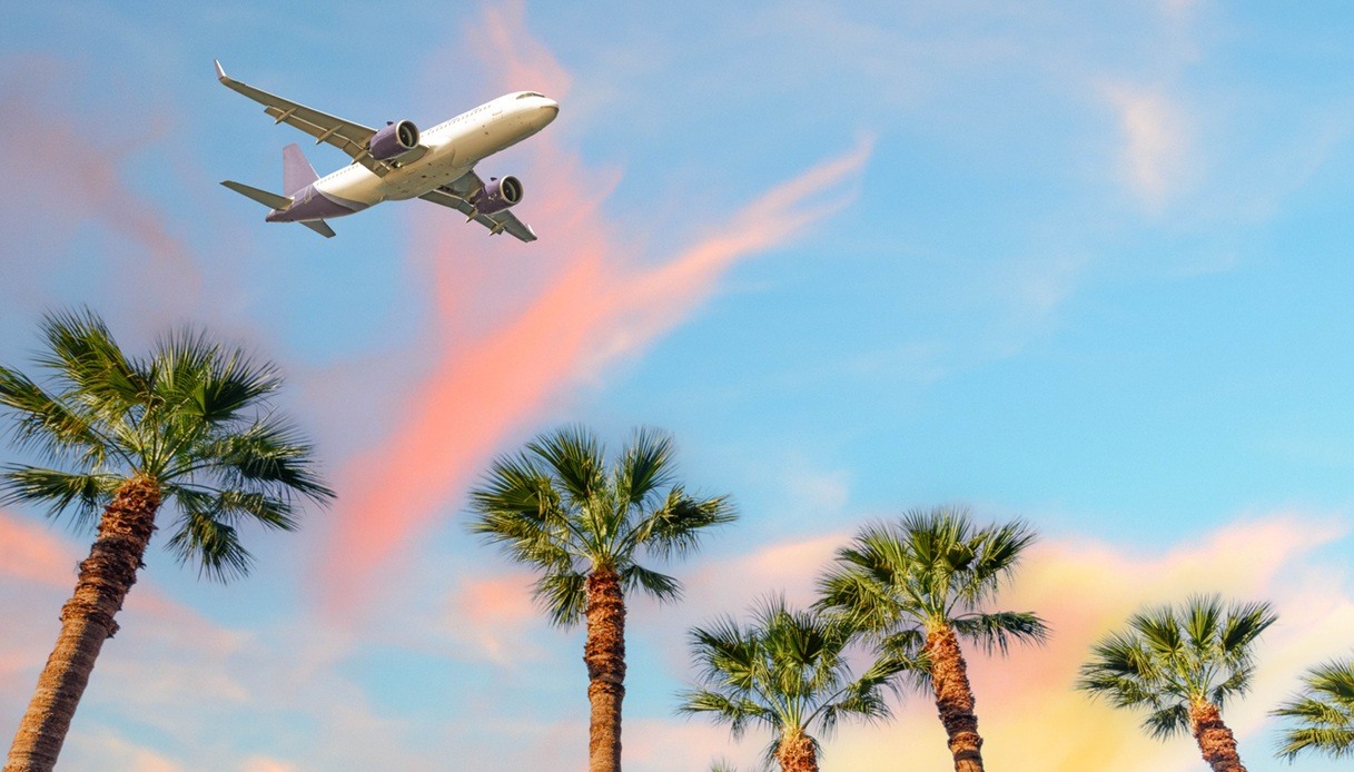 Vacanze estive, il caro-volo triplica e i prezzi salgono del 74%: così gli italiani accorciano i soggiorni