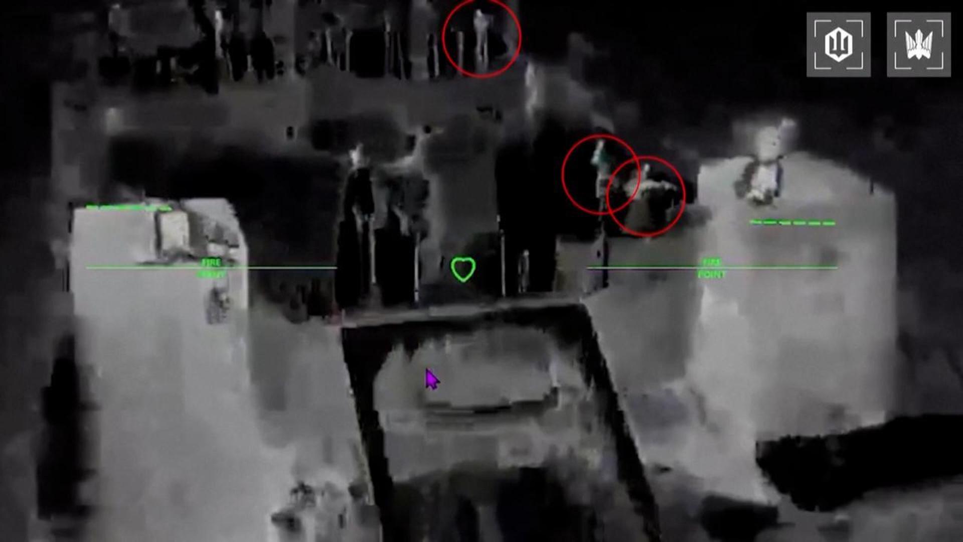 I colpi di Kiev nelle retrovie russe: la visuale del drone duranti gli attacchi mirati