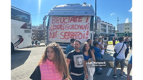 Sicilia e Calabria, trattori in piazza contro il caro gasolio: «La semina è bloccata»
