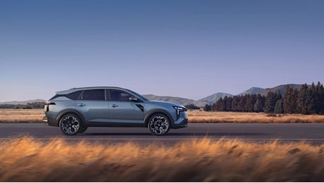 Dacia Striker, ordini aperti in Italia: prezzi da 24.600 euro e tre motorizzazioni ibride