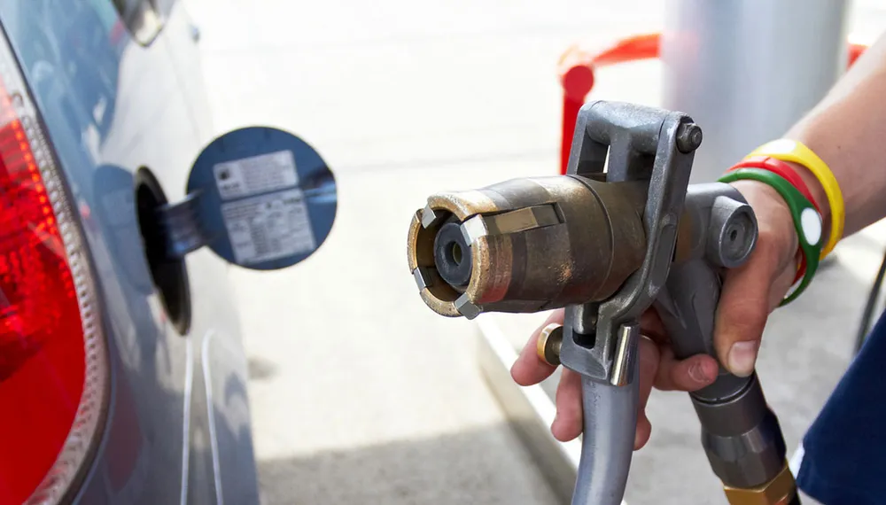 Ecco gli incentivi per Gpl e metano: 21 milioni per convertire l’auto a gas