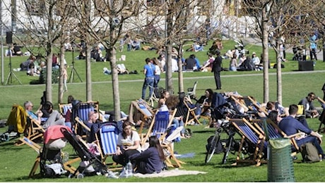 Meteo, l'ottobrata non molla la presa: sole e caldo fino al weekend, poi il ribaltone
