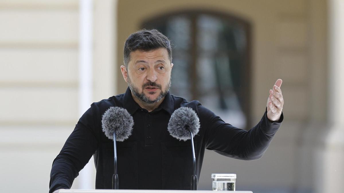 Zelensky, 'colpite 2 petroliere flotta ombra russa e 4 mercantili nel Mar Nero'