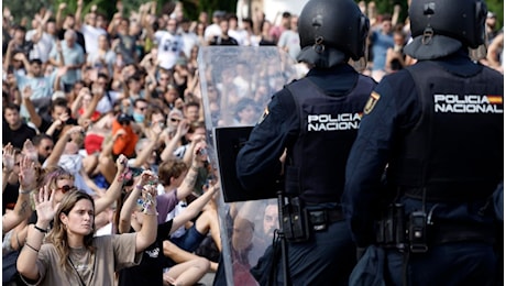 Spagna, Madrid in piazza contro gli sfratti: «Ora sciopero generale per la casa»
