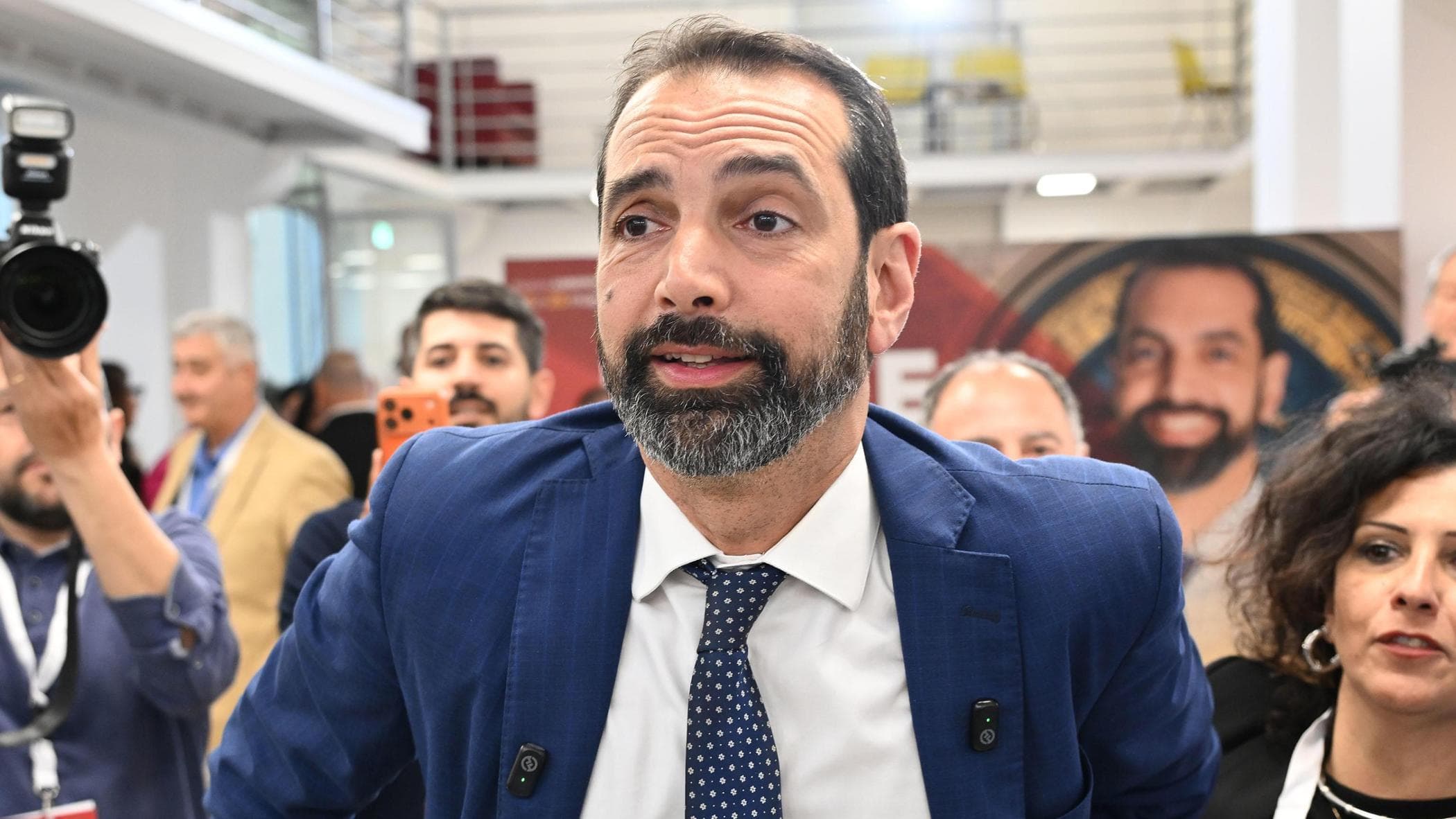 Sondaggi, Schifani in risalita al 56%: tra i sindaci svetta Basile. Ultimo in classifica Tranchida
