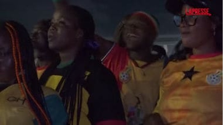 Mondiali 2026, i tifosi del Ghana ad Accra assistono al match contro l'Inghilterra - Il Sole 24 ORE
