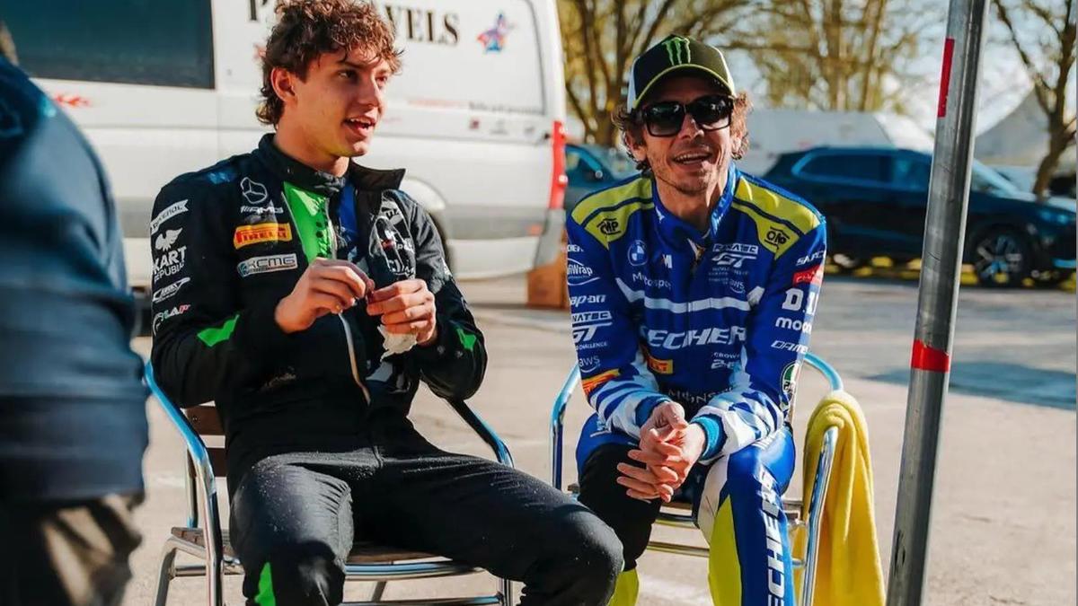 Valentino Rossi incorona Antonelli: “La Ferrari è una religione, ma io tifo per Kimi”